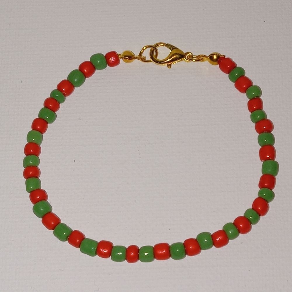 5/$25 CLEARANCE Red and green beaded bracelet